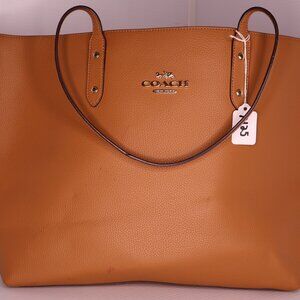 COACH Town Tote. In good condition.